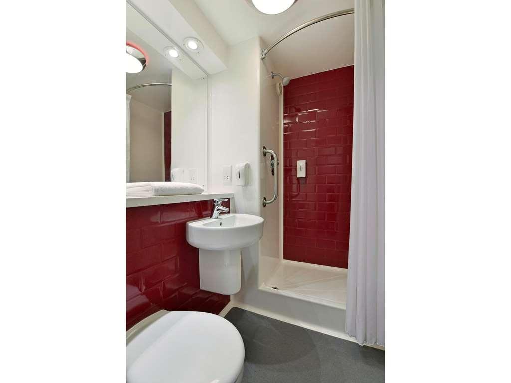 Travelodge London Ealing Room photo
